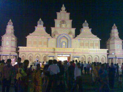 A crowded pandal late at night...